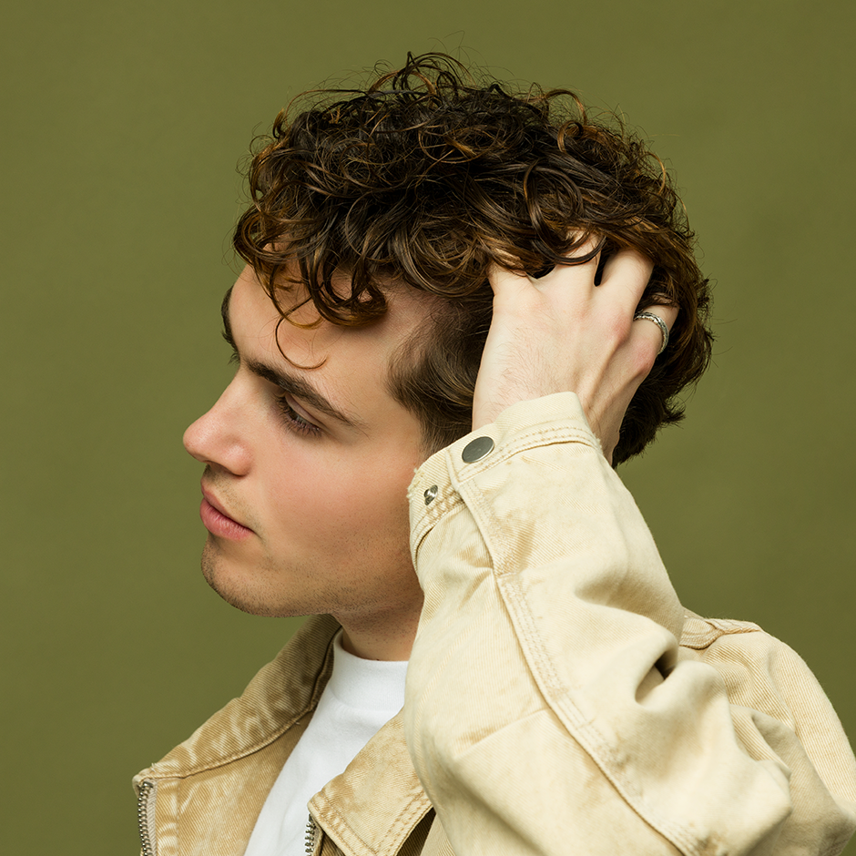 Model with Foundation Mousse in hair